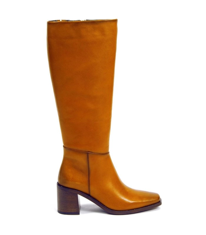 Bota Asuncion Tostado